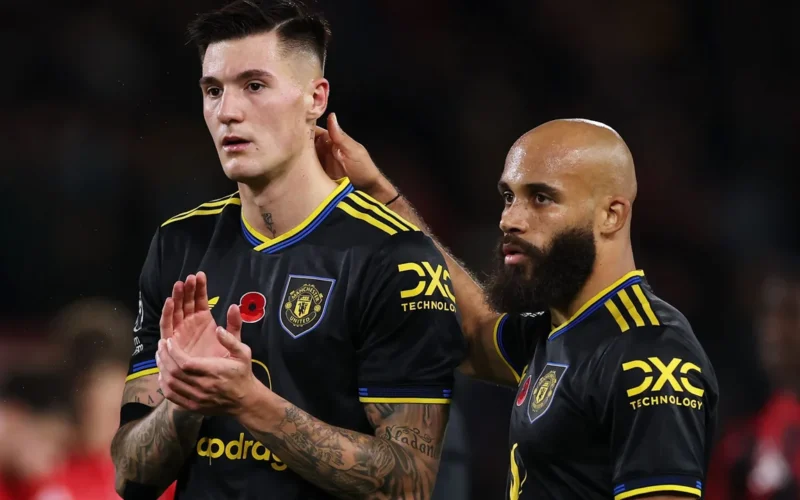 تطورات إصابات مانشستر يونايتد مع انسحاب بنجامين سيسكو وبريان مبيومو من المعسكرات الدولية